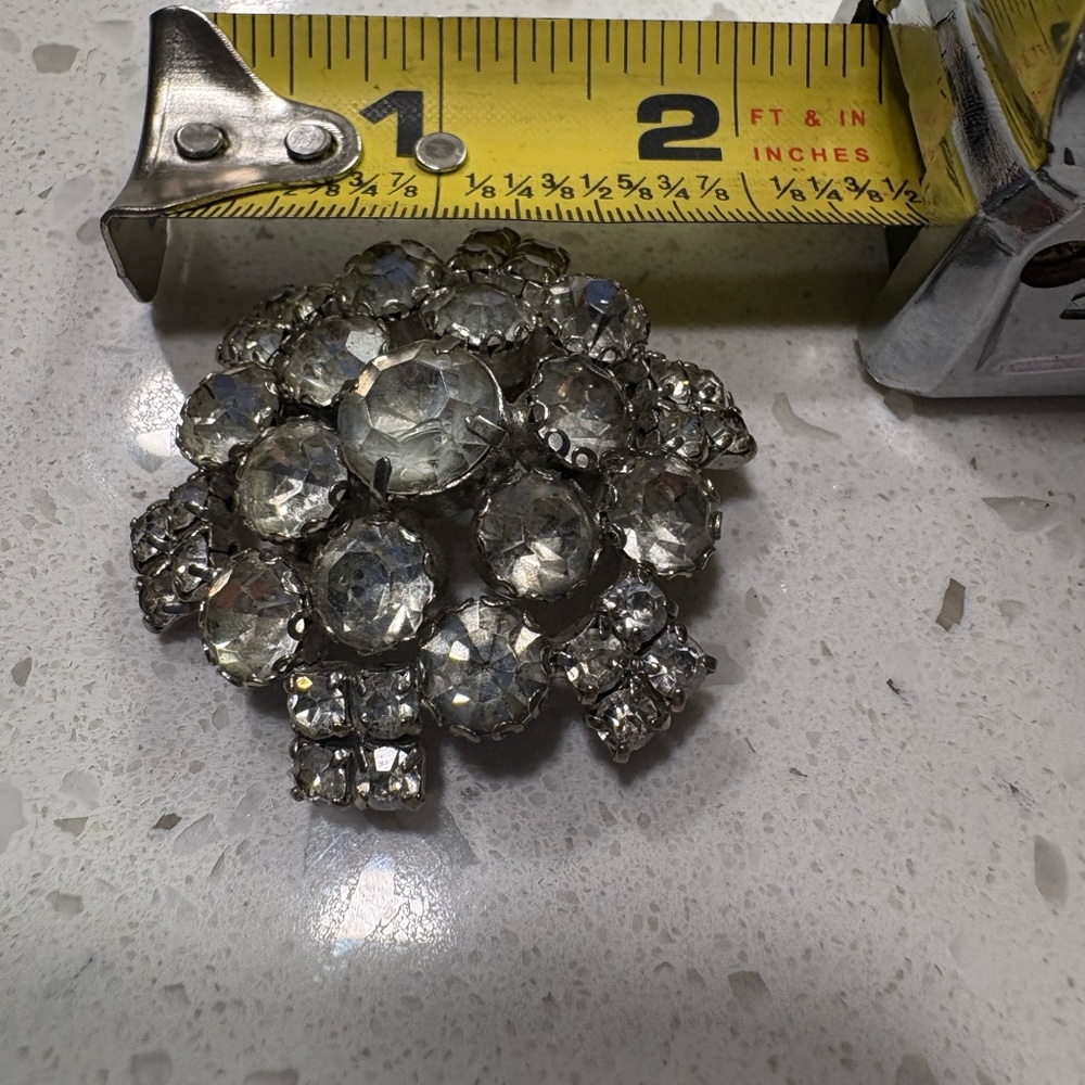 Vintage Elegant Silver Crystal Brooch - Picture 7 of 8